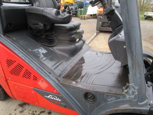 Chariot élévateur à fourche diesel Linde H30D-02 Triplex-Freihub 4,7m Hubhöhe + Seitenschie