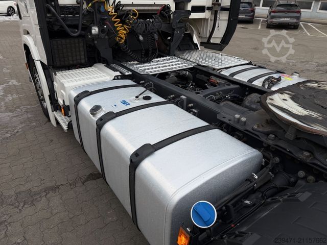 Standard nyergesvontató SCANIA R520 V8 2x Tank Retarder ACC Leder