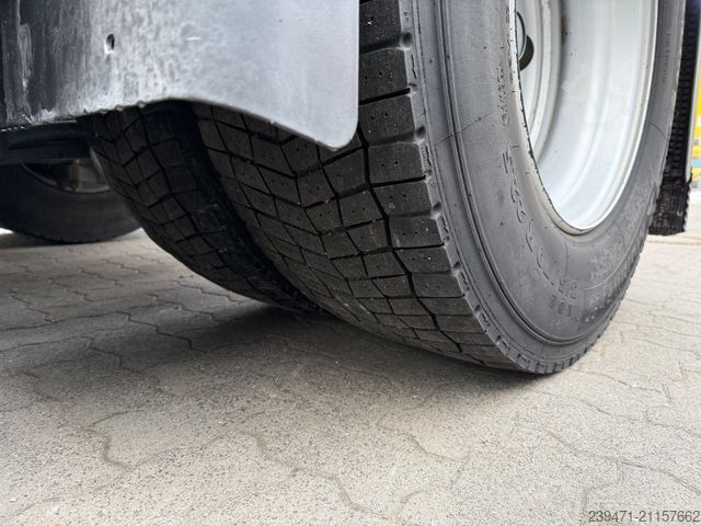 Standard nyergesvontató SCANIA R520 V8 2x Tank Retarder ACC Leder