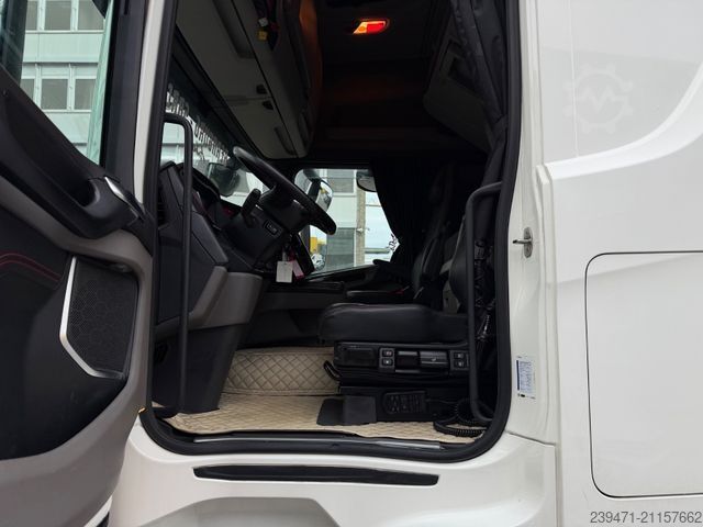 Standard nyergesvontató SCANIA R520 V8 2x Tank Retarder ACC Leder