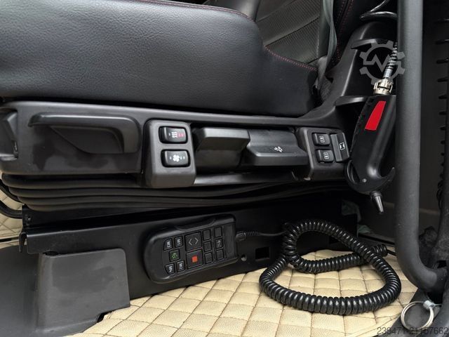 Standard nyergesvontató SCANIA R520 V8 2x Tank Retarder ACC Leder