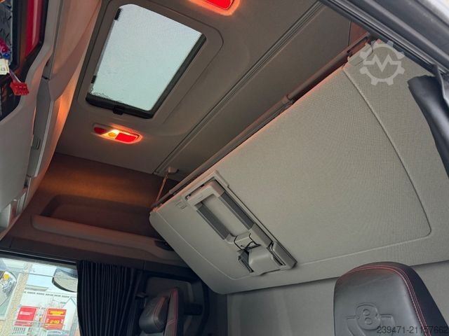 Standard nyergesvontató SCANIA R520 V8 2x Tank Retarder ACC Leder