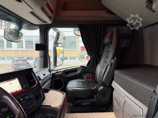 Standard nyergesvontató SCANIA R520 V8 2x Tank Retarder ACC Leder