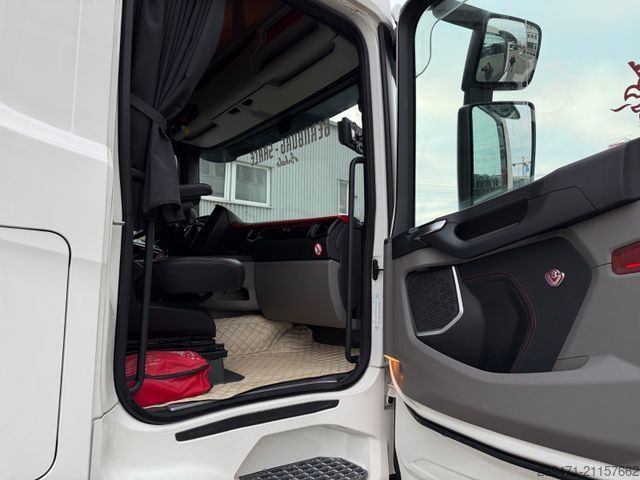 Standard nyergesvontató SCANIA R520 V8 2x Tank Retarder ACC Leder