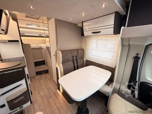 Félintegrált lakóautó FORSTER FT 699 EB *Einzelbetten-Hubbett-Automatik*