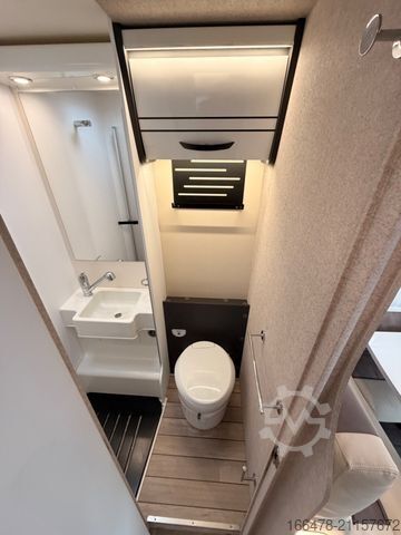 Félintegrált lakóautó FORSTER FT 699 EB *Einzelbetten-Hubbett-Automatik*