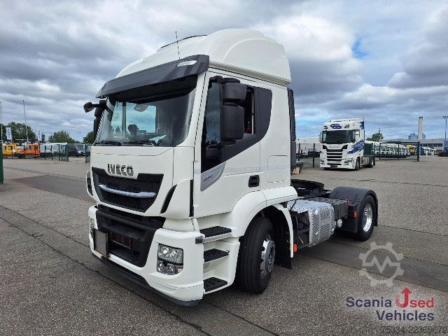 Gevaarlijke stoffen vrachtwagen IVECO AT 440T ADR FL Hydraulik Tank