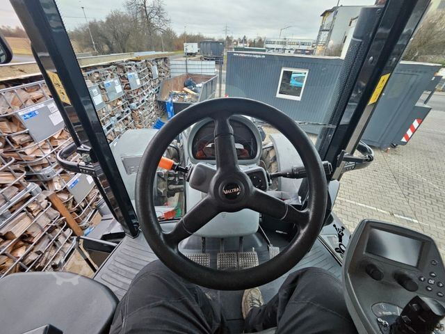 Bosbouwvoertuig  Ufkes 962/25 / Valtra S374 / nur: 1.980h!