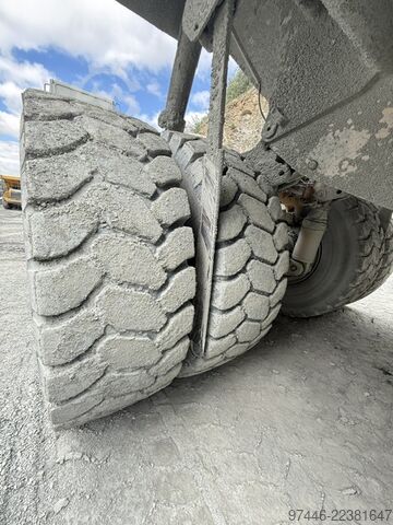 Caterpillar 775D