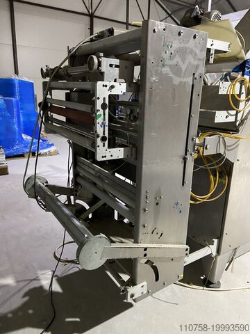 Maszyna do formowania, napełniania i pakowania worków Simionato Logic 35