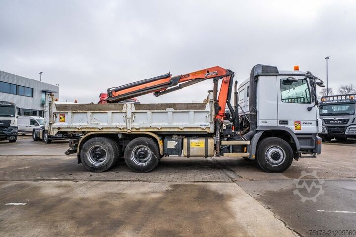 Camion-benne avec grue MERCEDES ACTROS 2636 K - PK 16502
