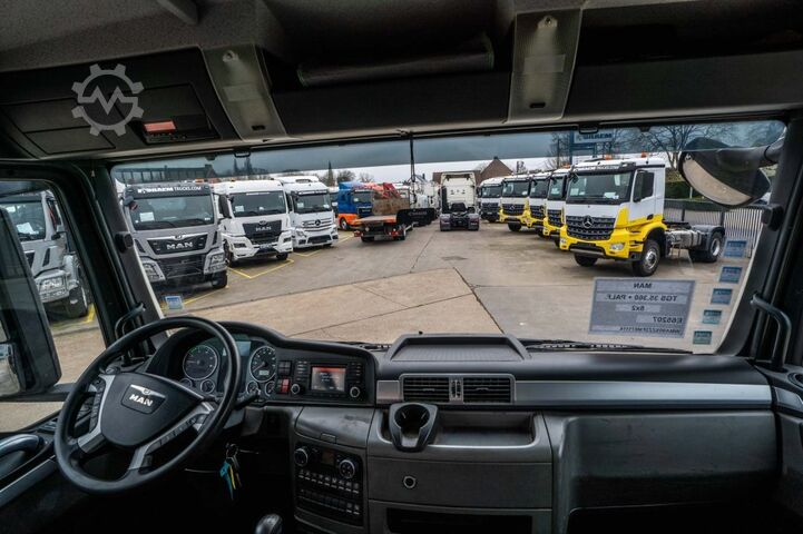 Open body MAN TGS 35.360 BL-8X2-6+PALFINGER 27 T/m + 8EXT