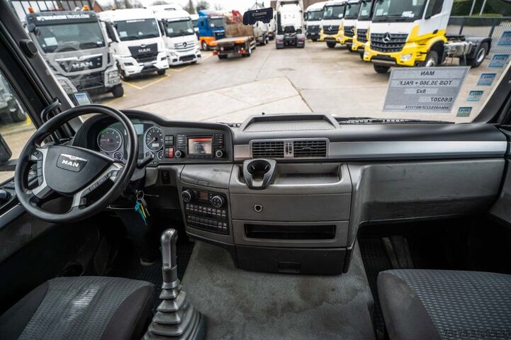 Open body MAN TGS 35.360 BL-8X2-6+PALFINGER 27 T/m + 8EXT