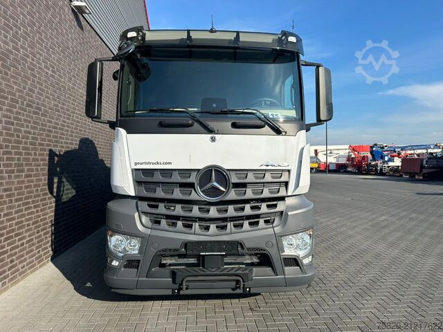 Vrachtwagen met kraan Mercedes-Benz Arocs 3251 8X2 + HMF 7020-K7 FJ 1400-K6 KRAAN/K...