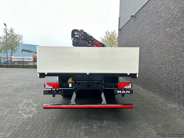 Vrachtwagen met kraan MAN TGS 35.470 8X4 HMF 4020-K6 + FJ 600 K4  KRAAN/K...