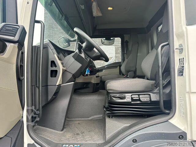 Vrachtwagen met kraan MAN TGS 35.470 8X4 HMF 4020-K6 + FJ 600 K4  KRAAN/K...