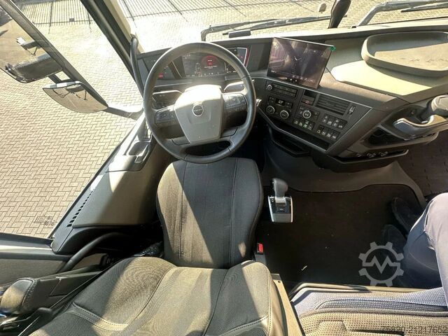 Vrachtwagen met kraan Volvo FH 500 8X4 RF-RT40G  FASSI F1450R.2.8 + JIB L82...