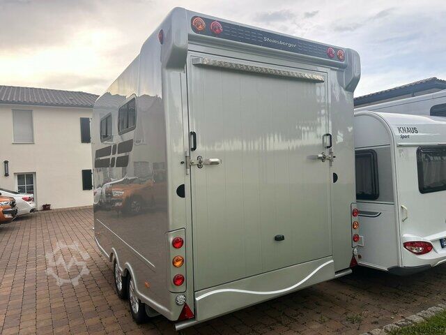 Veewagen Steinsberger 3 Pferdeanhänger mit Bett