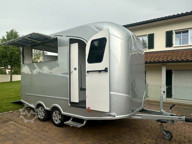 Veewagen Steinsberger 3 Pferdeanhänger mit Bett