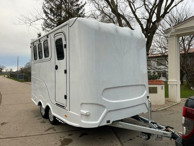 Veewagen Steinsberger 3-Pferde mit Bett Modell derfaller