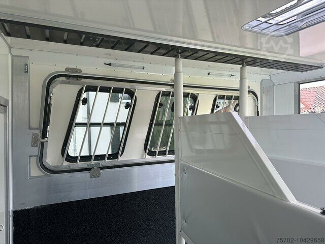 Veewagen Steinsberger 3-Pferde mit Bett Modell derfaller