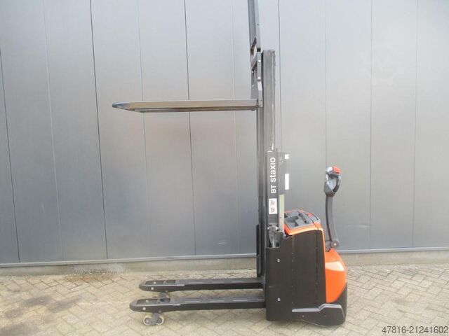 High lifting pallet truck BT SWE 200D