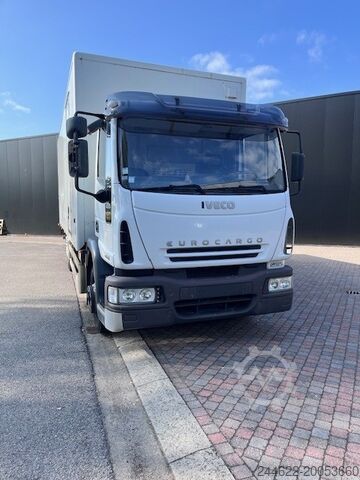 Vrachtwagen met bakwagen Iveco Eurocargo 140E18