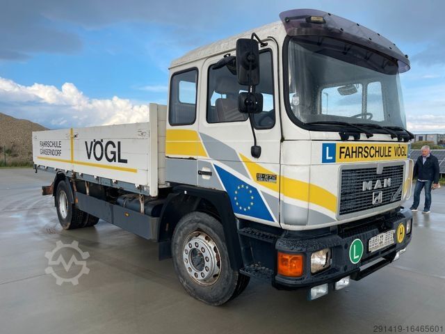 Pick-up bestelwagen MAN 18.272 4x2 Fahrschul Lkw Prtische Bj 1992