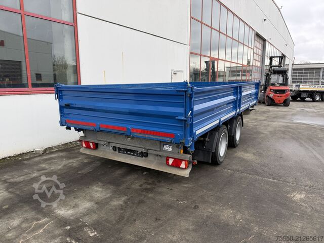 Třístranný sklápěcí přívěs  18 k  18 t Tandemkipper- Tieflader, BreitbereiftWenig Benutzt