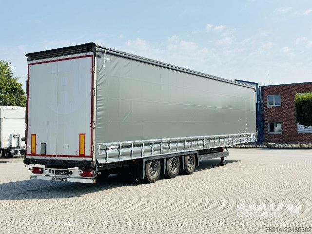 Semirimorchio con telone Schmitz Cargobull Curtainsider Mega Getränke