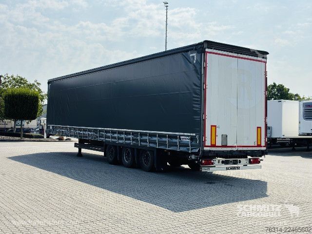 Semirimorchio con telone Schmitz Cargobull Curtainsider Mega Getränke