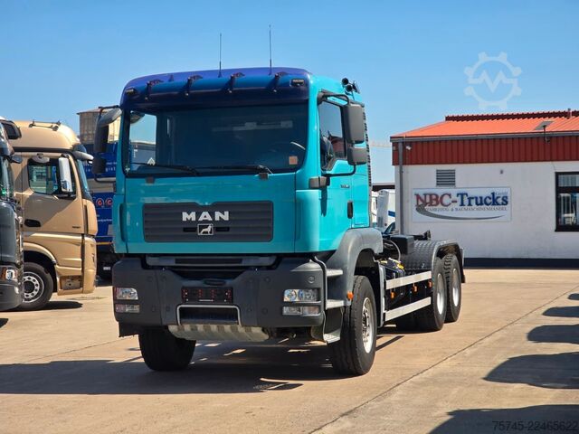 Haakarm vrachtwagen MAN TGA 26.440 * ABROLLKIPPER * BLATT * KLIMA *