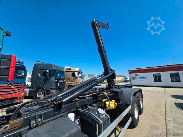 Camion scarrabile MAN TGA 26.440 * ABROLLKIPPER * BLATT * KLIMA *
