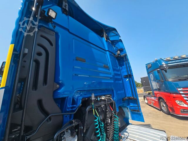 Trattore stradale standard MAN TGX 18.510 *ACC*2X TANK * RETARDER*1.HAND