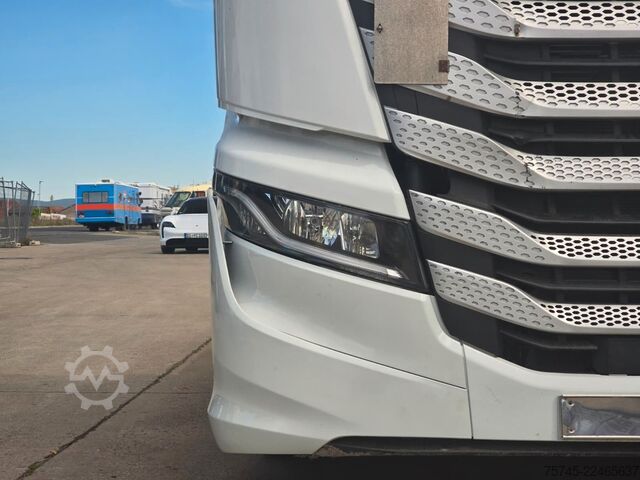Trattore stradale standard IVECO S-WAY 530 * RETARDER * 2 X TANK * ACC * WENIG KM