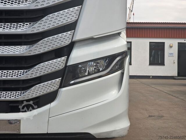 Trattore stradale standard IVECO S-WAY 530 * RETARDER * 2 X TANK * ACC * WENIG KM
