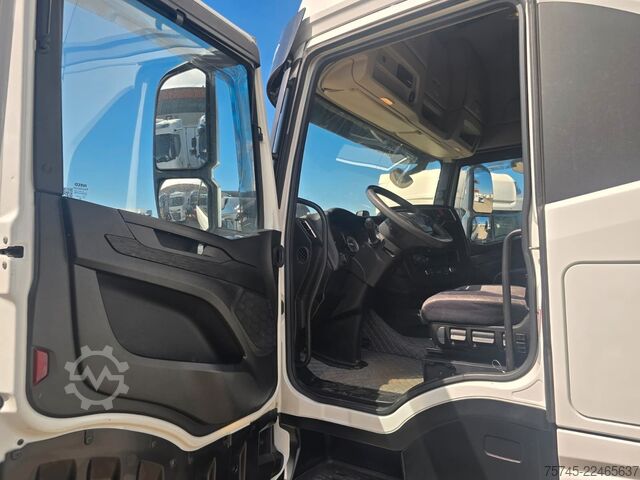 Trattore stradale standard IVECO S-WAY 530 * RETARDER * 2 X TANK * ACC * WENIG KM
