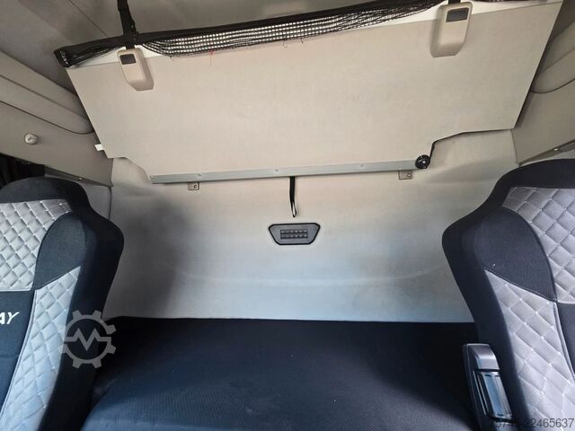 Trattore stradale standard IVECO S-WAY 530 * RETARDER * 2 X TANK * ACC * WENIG KM
