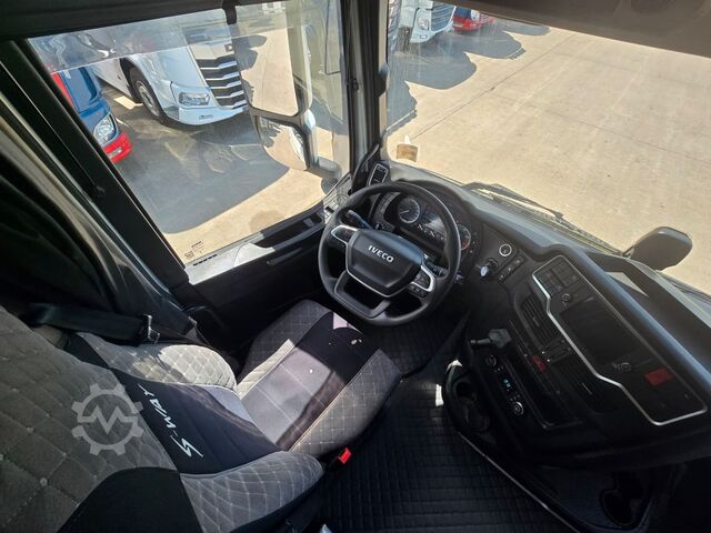 Trattore stradale standard IVECO S-WAY 530 * RETARDER * 2 X TANK * ACC * WENIG KM