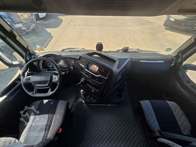 Trattore stradale standard IVECO S-WAY 530 * RETARDER * 2 X TANK * ACC * WENIG KM