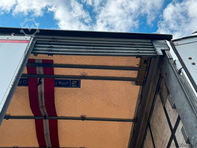 Semirimorchio con telone SCHMITZ CARGOBULL SCS 18/L *PR+PL * VARIO-SYSTEM * MEGA *