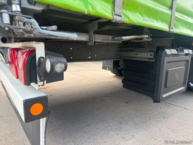 Semirimorchio con telone SCHMITZ CARGOBULL SCS 18/L *PR+PL * VARIO-SYSTEM * MEGA *