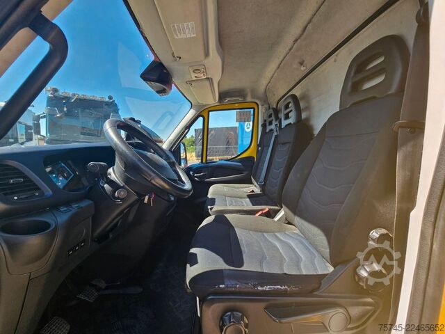 Carro attrezzi IVECO DAILY 70C18 * SCHIEBEPLATEAU * KLIMA * SPURHALTE