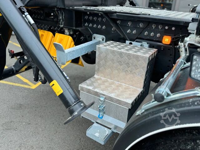 Faanyagszállító MAN TGS 26.520 6x4-4 BL Schemel Epsilon Kran