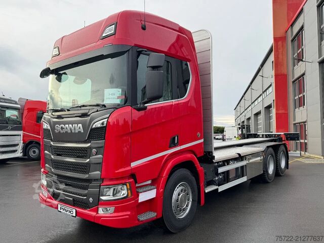 Přepravník dřeva Scania R590 6x4 Kurzholz Kran und Schemel nach Wahl