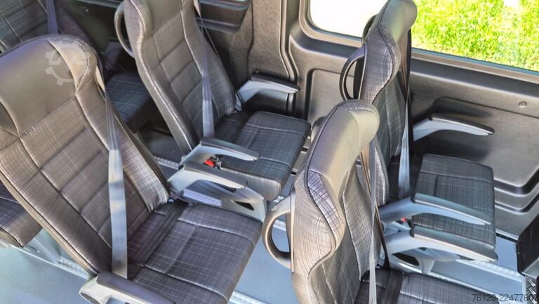 Magas tetős furgon PEUGEOT Boxer  Hochraum 9 Sitzer L3H2 verglast BlueHDi