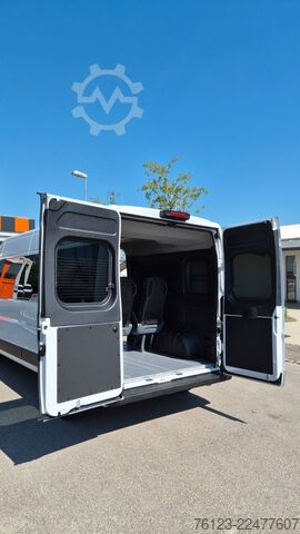 Magas tetős furgon PEUGEOT Boxer  Hochraum 9 Sitzer L3H2 verglast BlueHDi