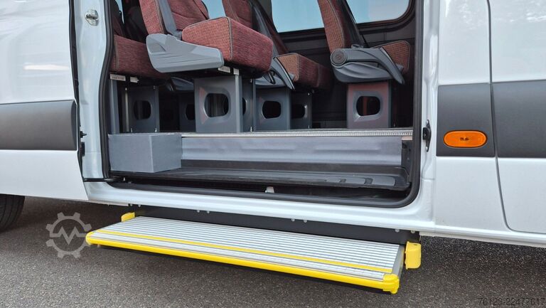 Minibusz MERCEDES-BENZ Sprinter Lord Light 22 Sitzer Lagerfahrzeug Akti