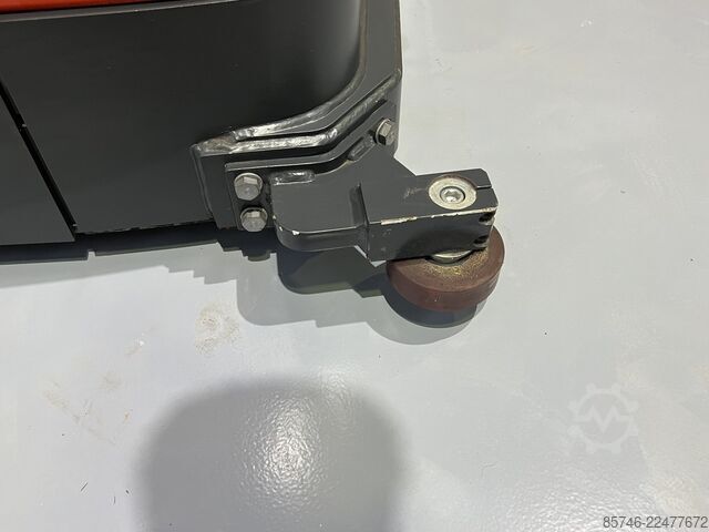 V (5213) Skinneføring * NY / ubrugt !! NYT batteri !! LINDE V  ( 5213 ) Rail Guidance * NEW / Unused !! NEW battery !!