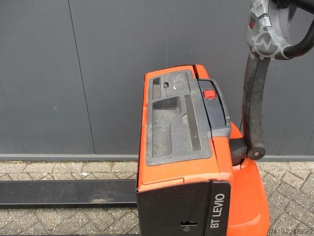Porta-paletes manual BT LWE180
